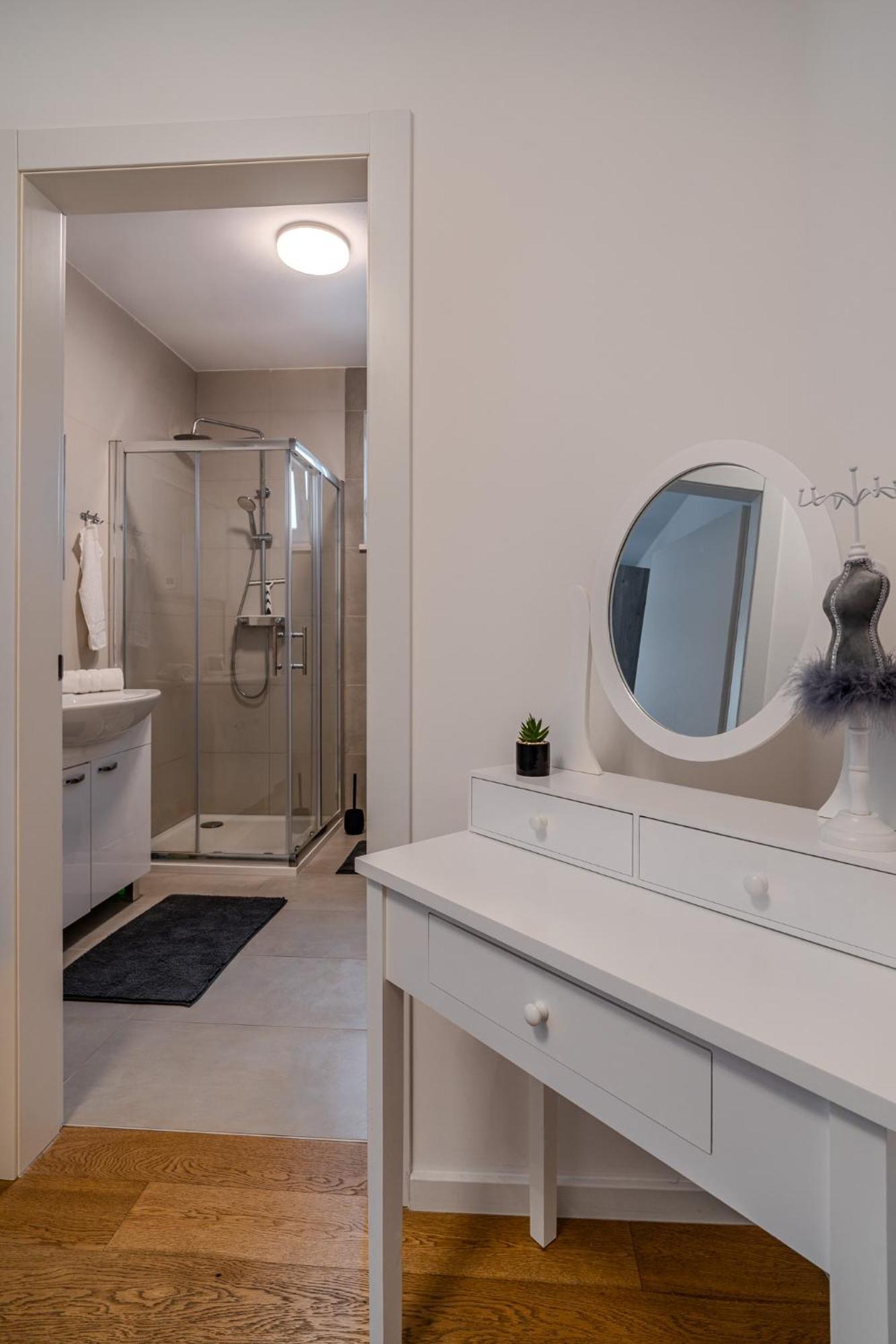 Korina Apartment - Free Private Parking Zadar Zewnętrze zdjęcie